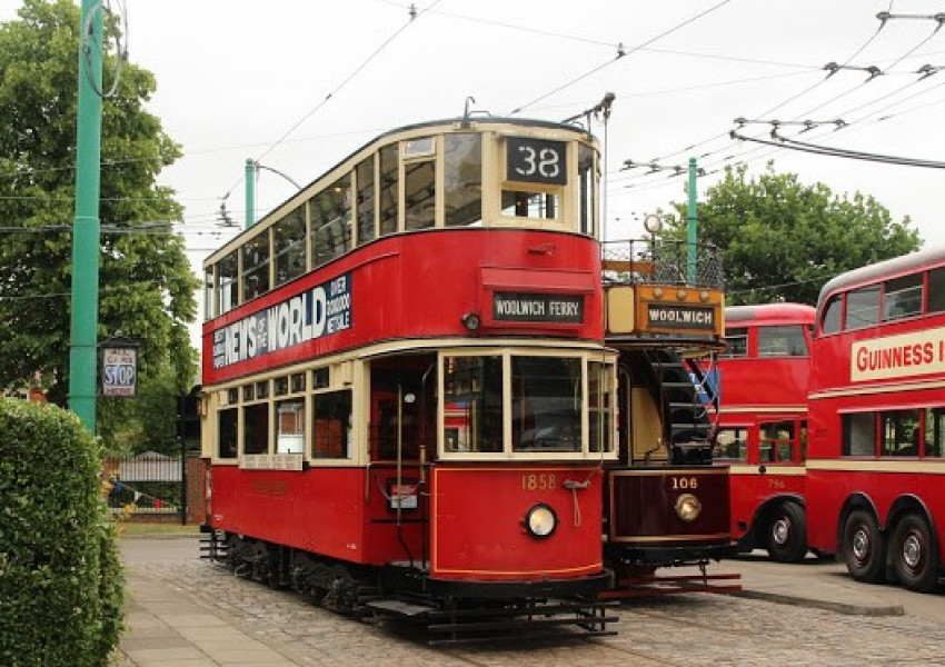 Преди ерата на метрото и автобусите, масовият транспорт в Лондон е бил трамваен!