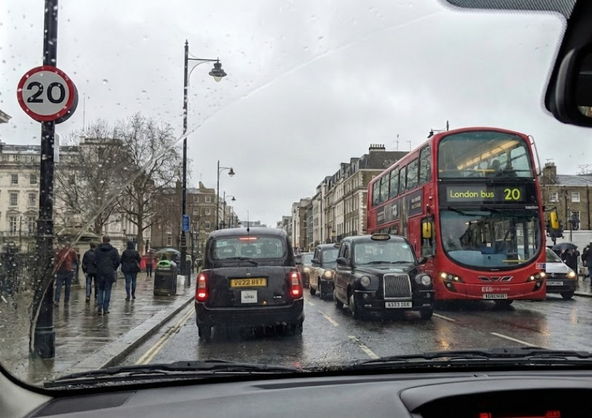 С 20 мили в час или 32 км/ч: Лондон е най-бавното място за шофиране в света 