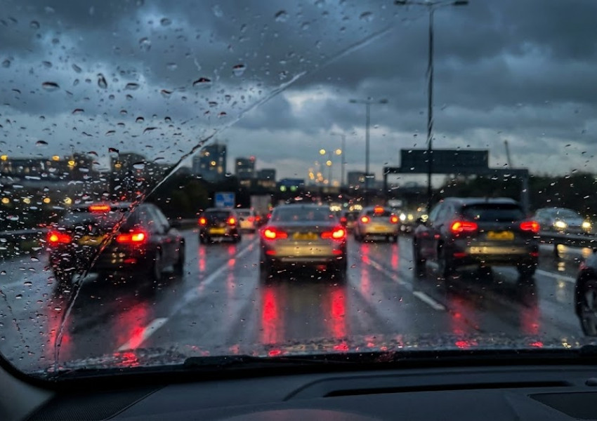 ПОНЕДЕЛНИК Е: Жълтите кодове влизат в сила, очаква се тежък трафик довечера