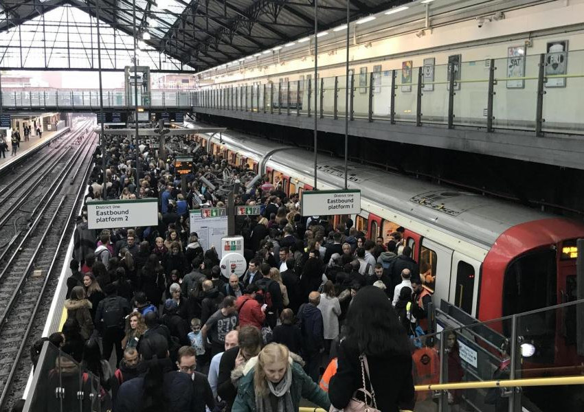 Пак проблеми в метрото, вижте по кои линии!