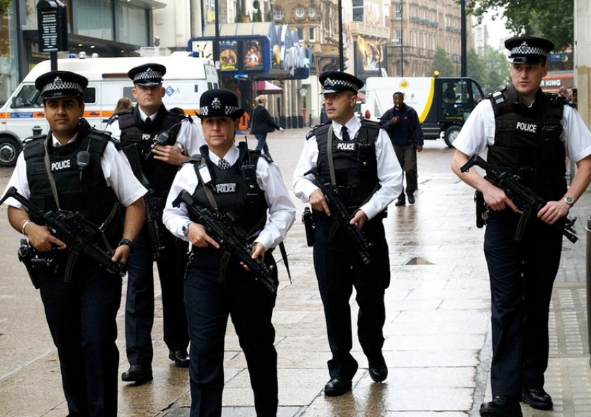 Още 600 служители на реда в Лондон ще бъдат обучени как да действат при терористичен акт
