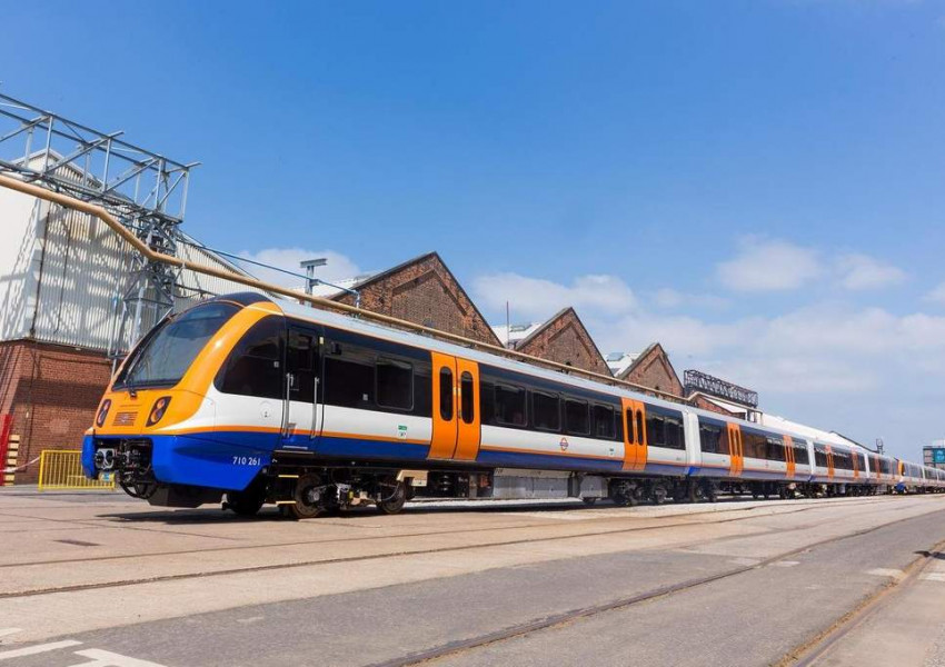 WiFi и USB портове в новите влакове на London Overground