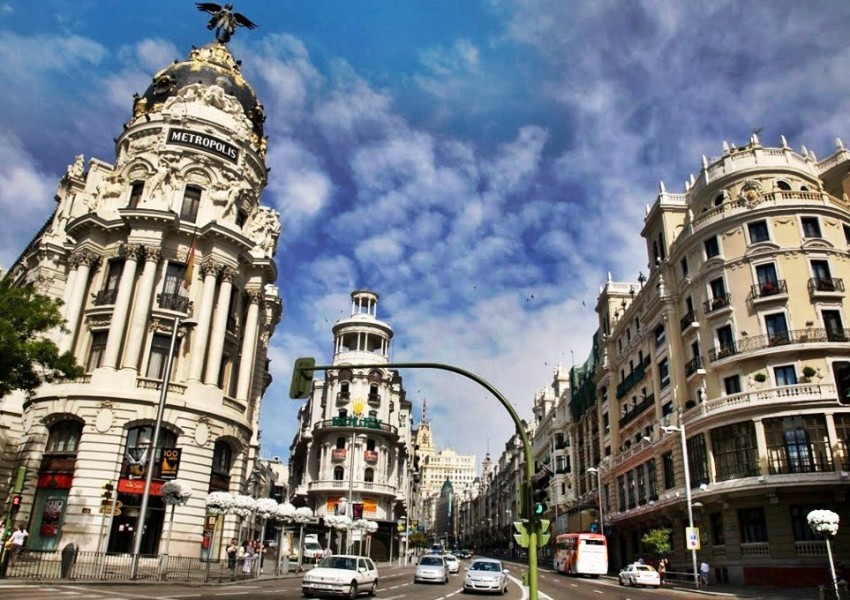 Мадрид привлича бягащите от "Брекзит" с данъчни облекчения