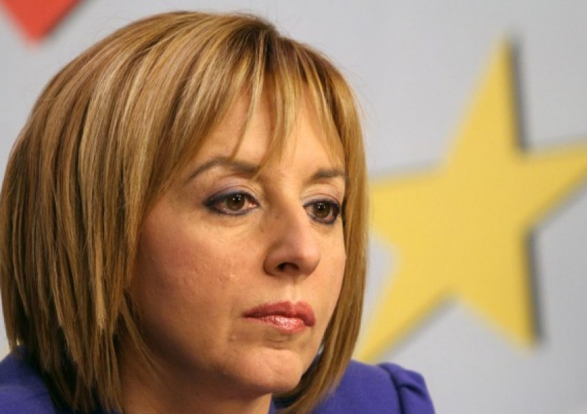 Мая Манолова обяви кои са петимата кандидати за нейни заместници