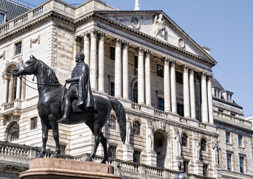 Английската банка: Паундът ще поевтинее рязко при "Брекзит"!