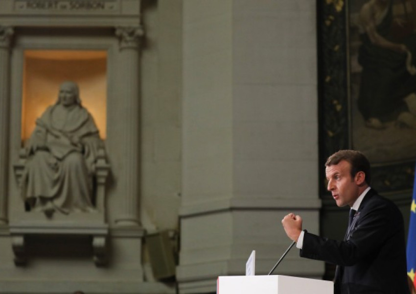 Във Франция: Месечно обезщетение, ако напуснеш работа сам