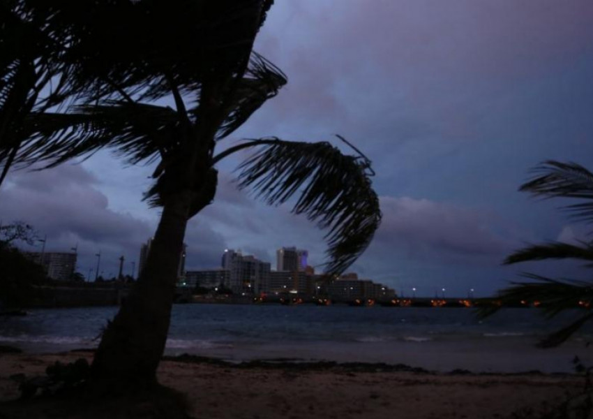 Въвеждат вечерен час в Пуерто Рико заради урагана „Мария“