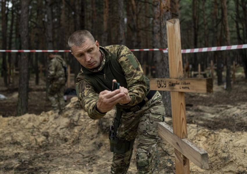 Зеленски: Общ гроб е открит в град Изюм, който украинските сили неотдавна си върнаха от руските военни
