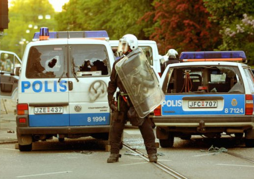 Maсови безредици сред имигранти в Стокхолм