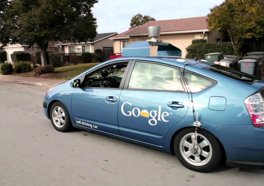 Google търси експерти за безпилотните си автомобили