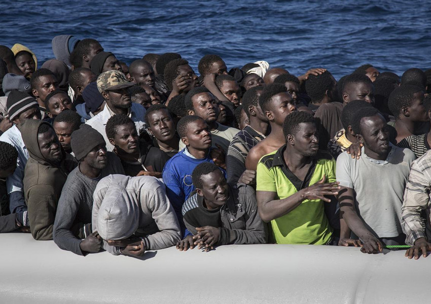 Мей обяви план за пренасочване на бежанци от Европа към Азия и Латинска Америка