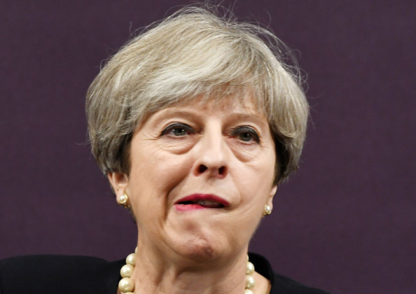 Тереза Мей отива в Полша, моли за сътрудничество