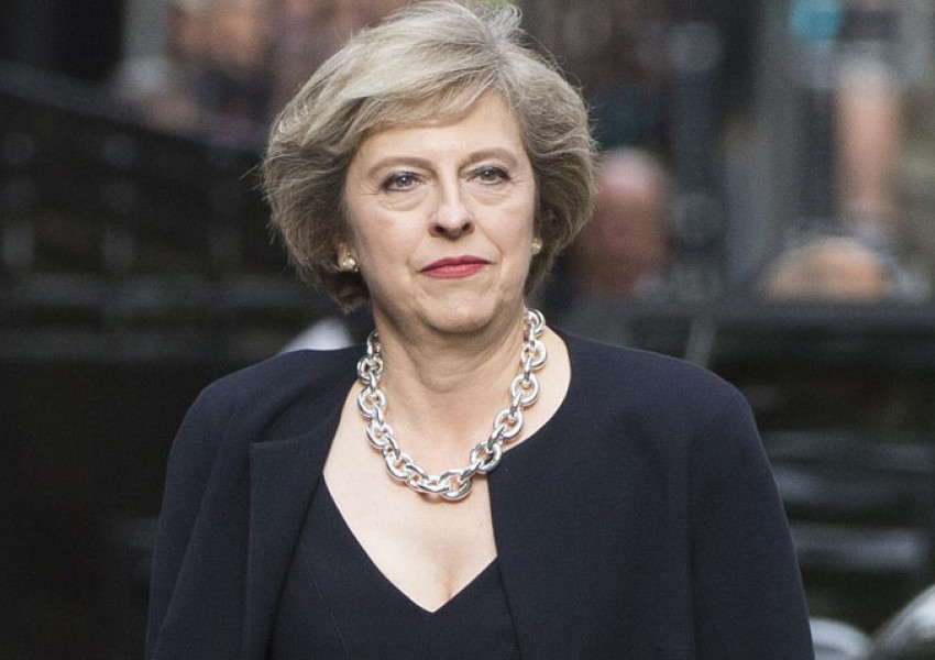 Тереза Мей ще се отчита в понеделник за ударите в Сирия