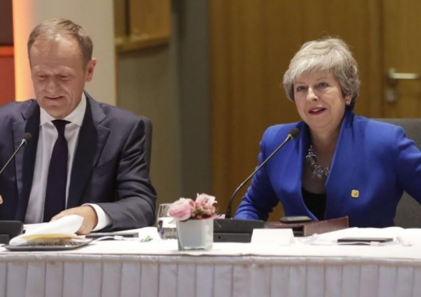Мей няма да е премиерът, който ще изведе Великобритания от ЕК, прогнозира анализатор