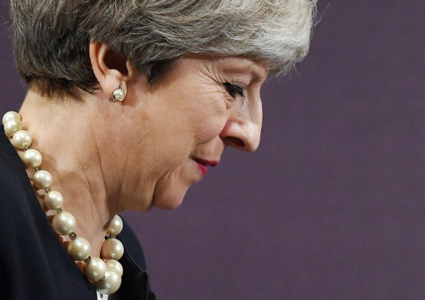 Мей подава оставка през 2019-та?