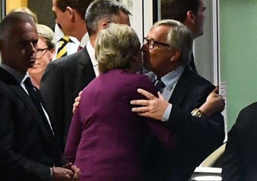 Какво си казаха Мей и Юнкер?