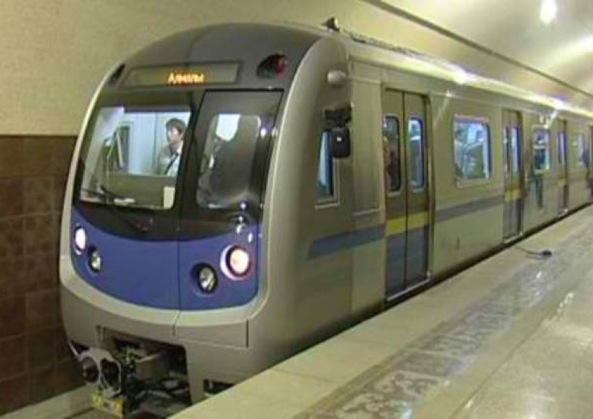 Десетки блокирани в метрото заради сръбския президент