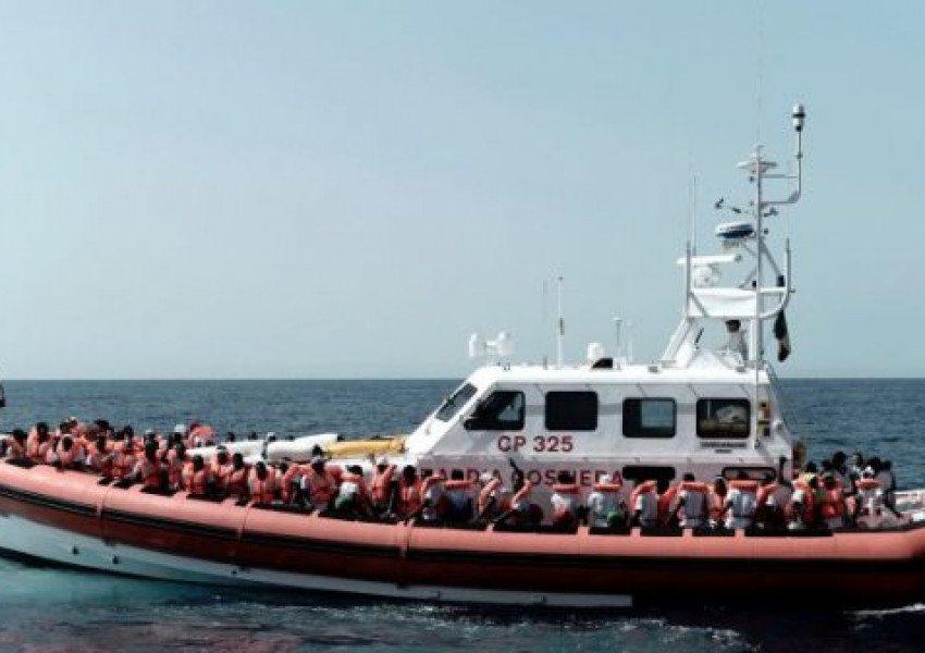 Британските власти заловиха 22 мигранти, опитали се да пресекат Ламанша