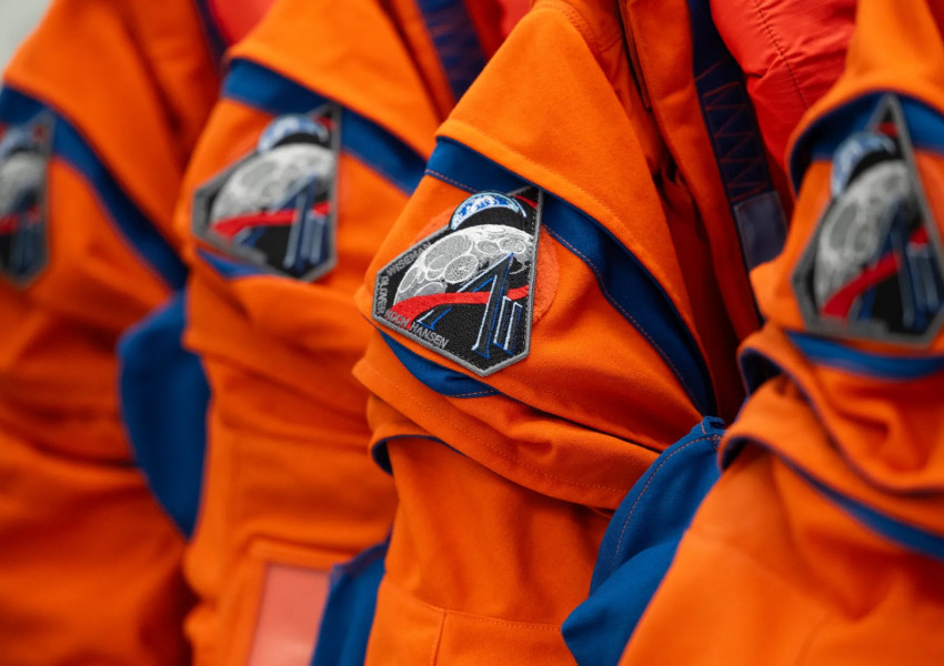 Успех за Artemis II: Астронавтите прелетяха край Луната и поеха обратно към Земята