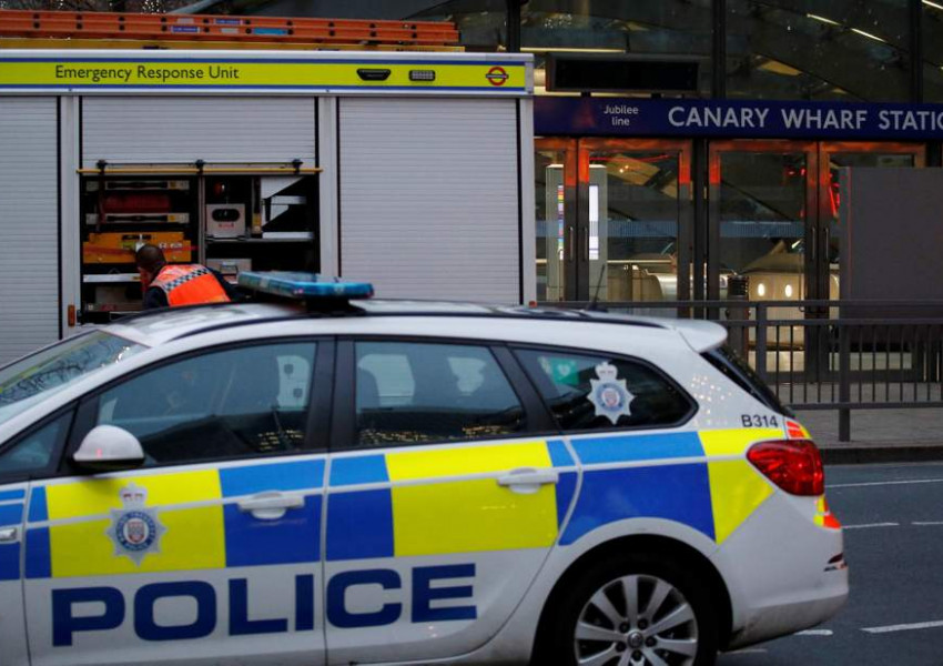 Мъж е починал след падане от високо в мол в Лондон