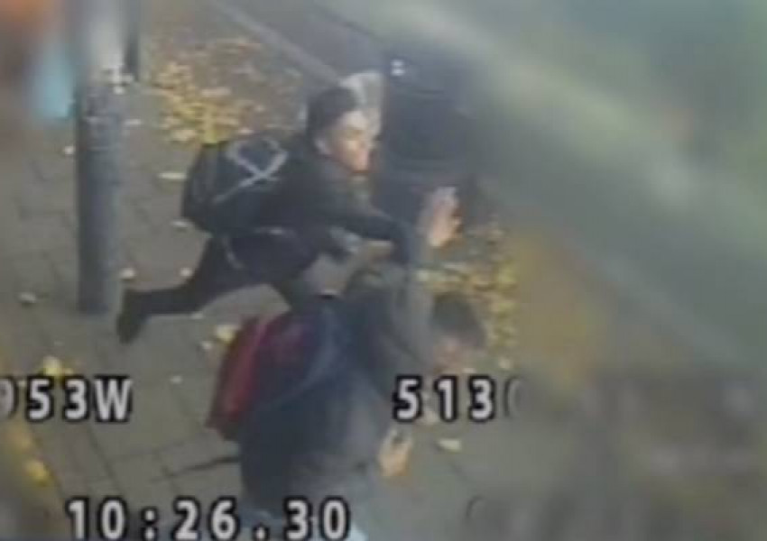 16-годишно момче нападнато с чук в източен Лондон