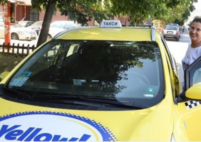 Журналистът от Нова ТВ Миролюба Бенатова стана шофьор на такси