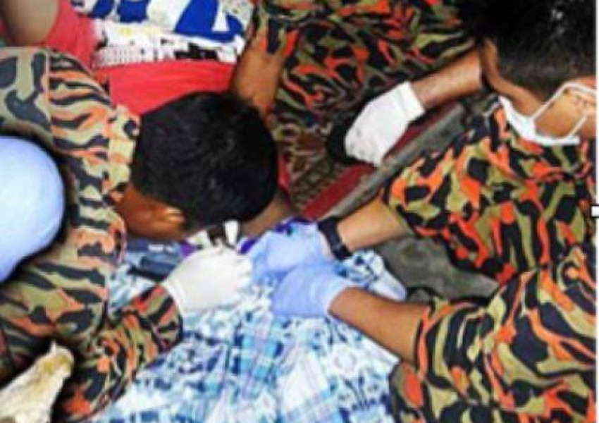 Мъж заклещи пениса си в бутилка от вода