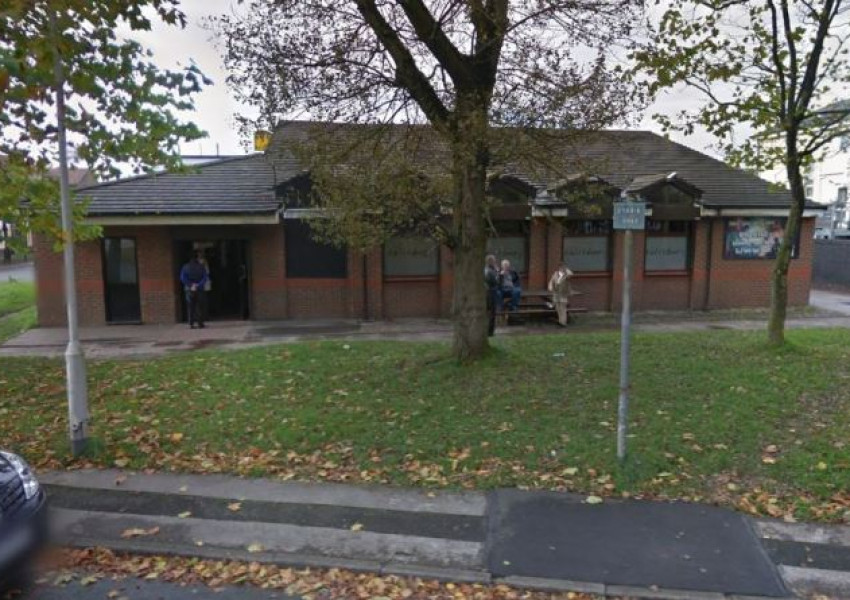 Кола се вряза в група пешеходци в Манчестър