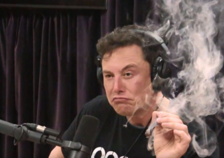 Акциите на Tesla паднаха с 9% след „напушеното“ интервю на Мъск