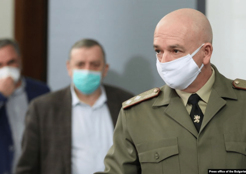 Швейцарско издание: Военен хирург спаси България от коронавируса
