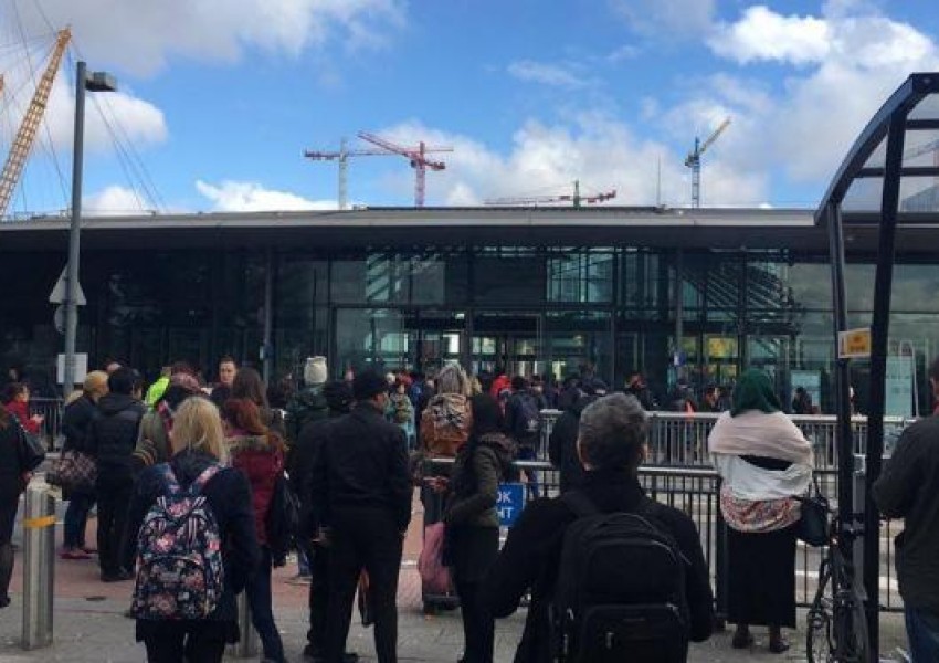 Извършиха контролиран взрив на North Greenwich station