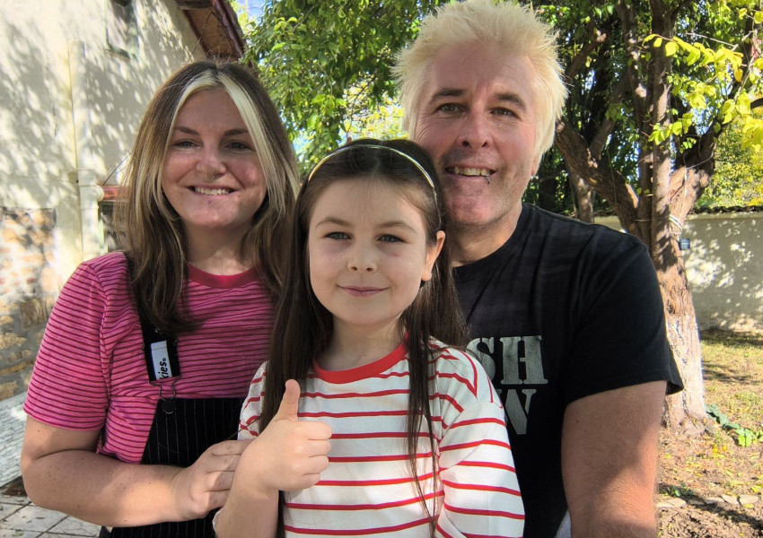 ОТ УЕЛС И НОВА ЗЕЛАНДИЯ ДО БЪЛГАРСКОТО СЕЛО: Защо семейството на Хана избра България за свой дом?