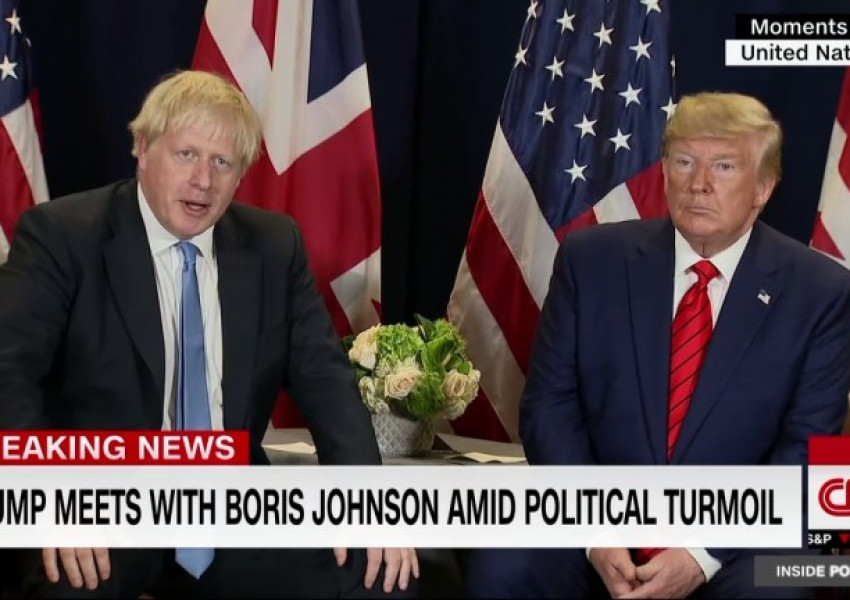 Борис Джонсън се връща във Великобритания след разговор с Кралицата