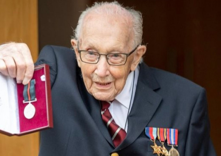 100-годишният полковник Том Мур ще издава мемоари
