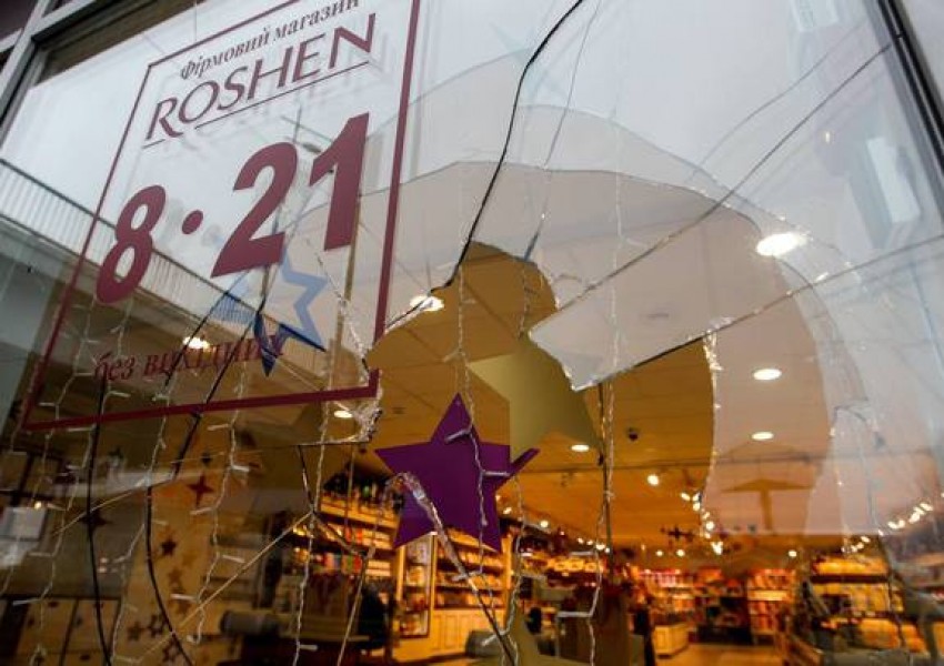 Бомба избухна в магазин на украинския президент Порошенко