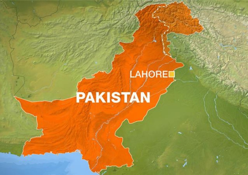 Самоубийствен взрив уби 50 човека в Пакистан