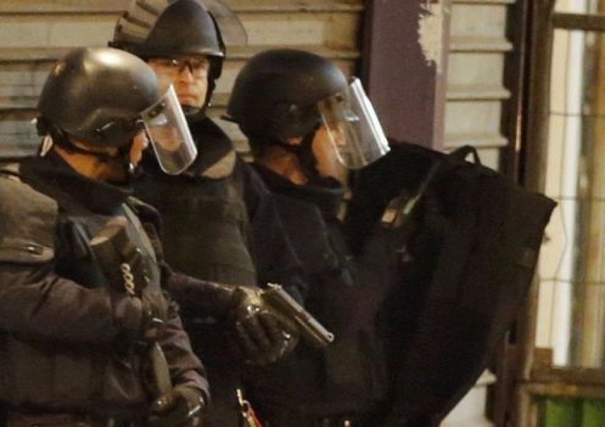 Престрелки в Париж, петима арестувани