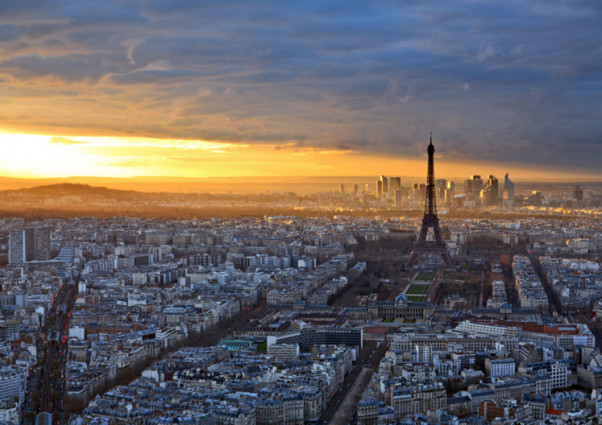 Извънредно! Самоделна бомба открита в Париж!