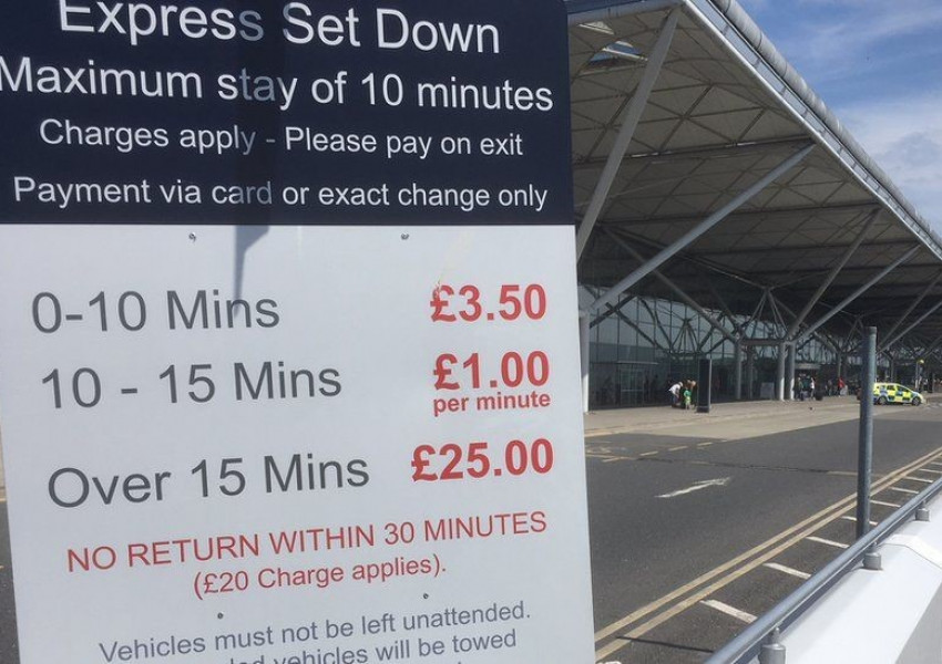 Лондонското летище Станстед остава най-скъпото за спиране на автомобили - таксуват £7 паунда за 15 минути.