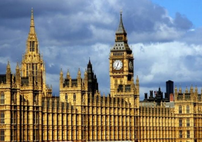 Парламентът бяга от отговорност, смята депутат на Борис Джонсън