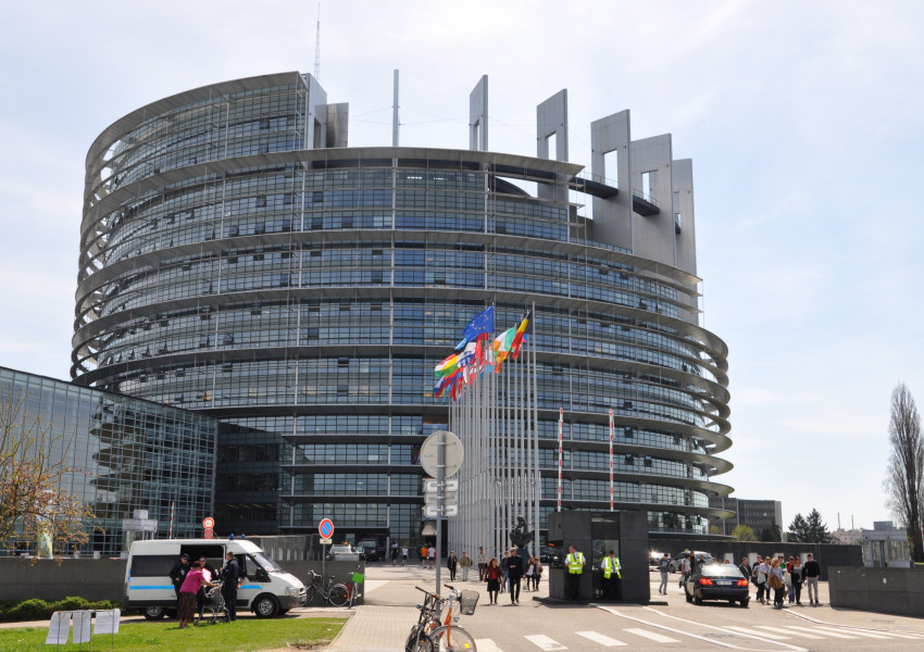 Юнкер:  Дано Лондон се вслуша в думите на Туск!