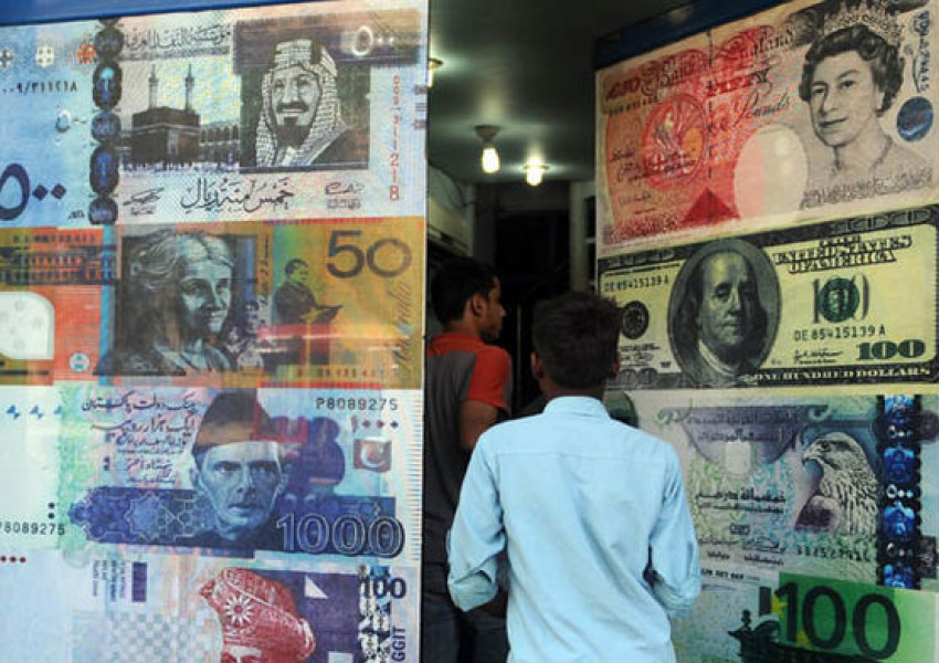 Паундът скочи след призива на Туск