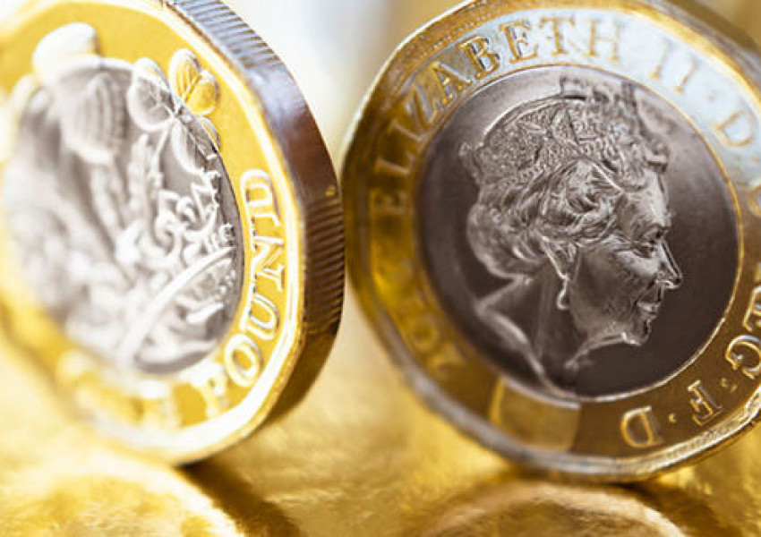 Паундът се срина за пореден път!