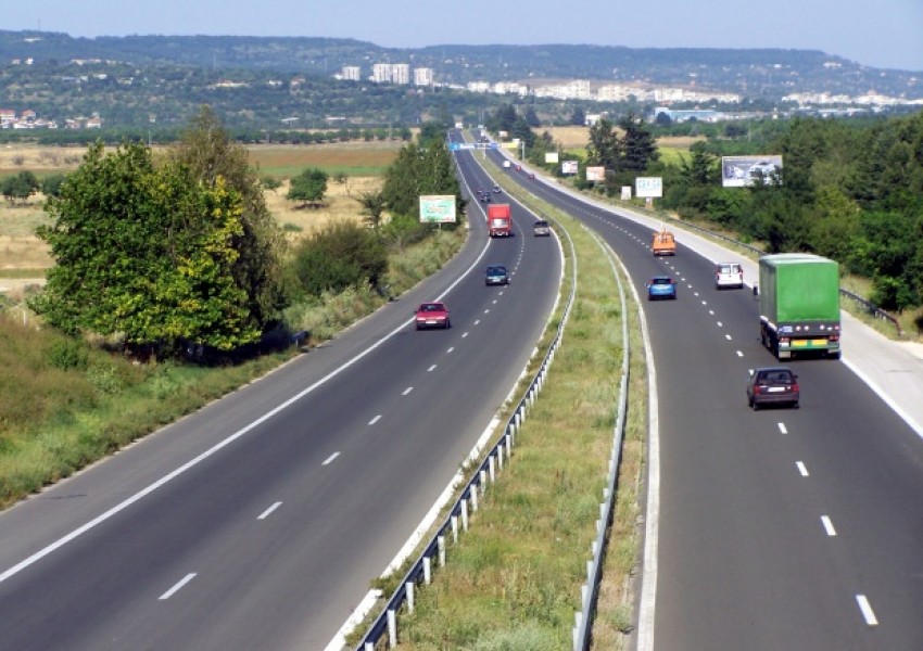 Над 600 млн. лв. годишно се инвестират за магистрали и пътища