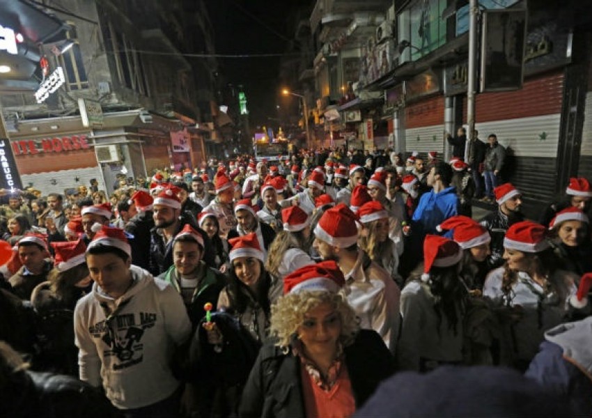 Коледен карнавал на мира организираха християните в Сирия