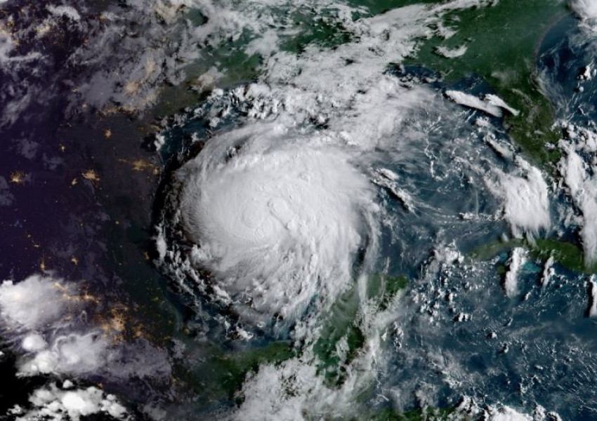 Ураганът Харви удари Тексас, извънредно положение за над 4,5 млн. души