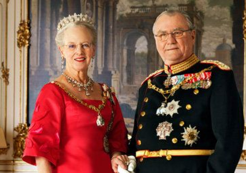 Принцът на Дания отказва да бъде погребан до кралицата