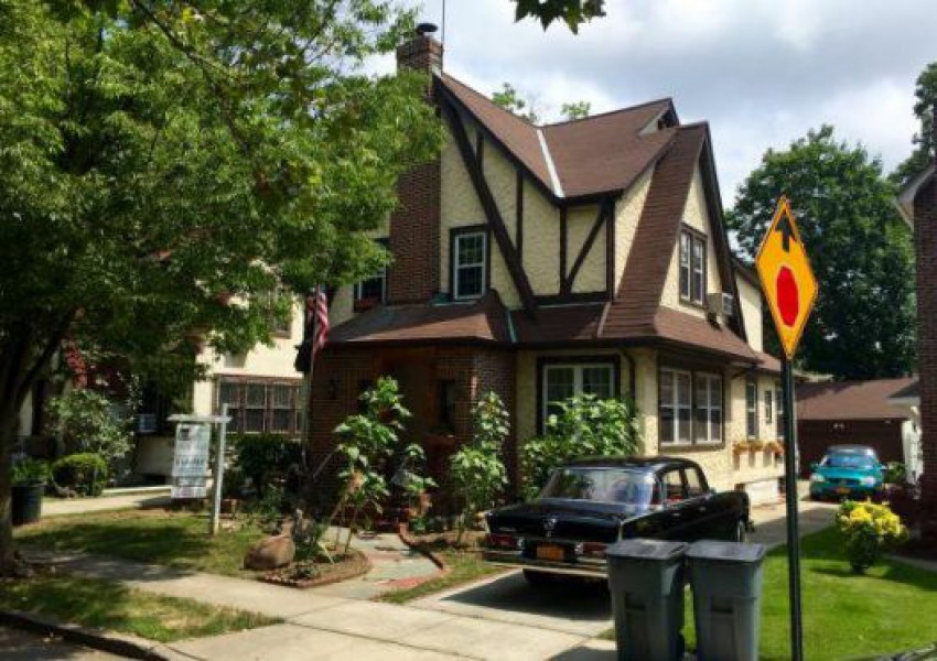 Продадоха родната къща на Тръмп за рекордна сума