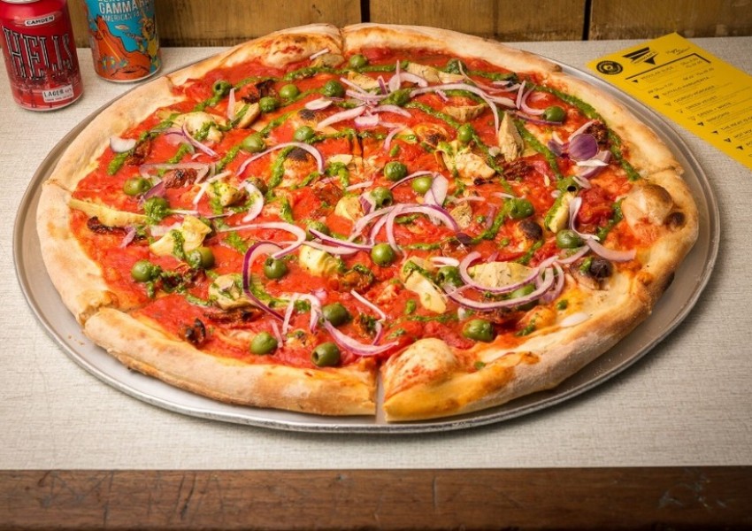 Раздават безплатна пица в центъра на Лондон