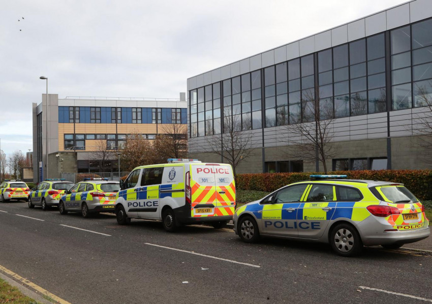 Наръгаха полицай в Единбург